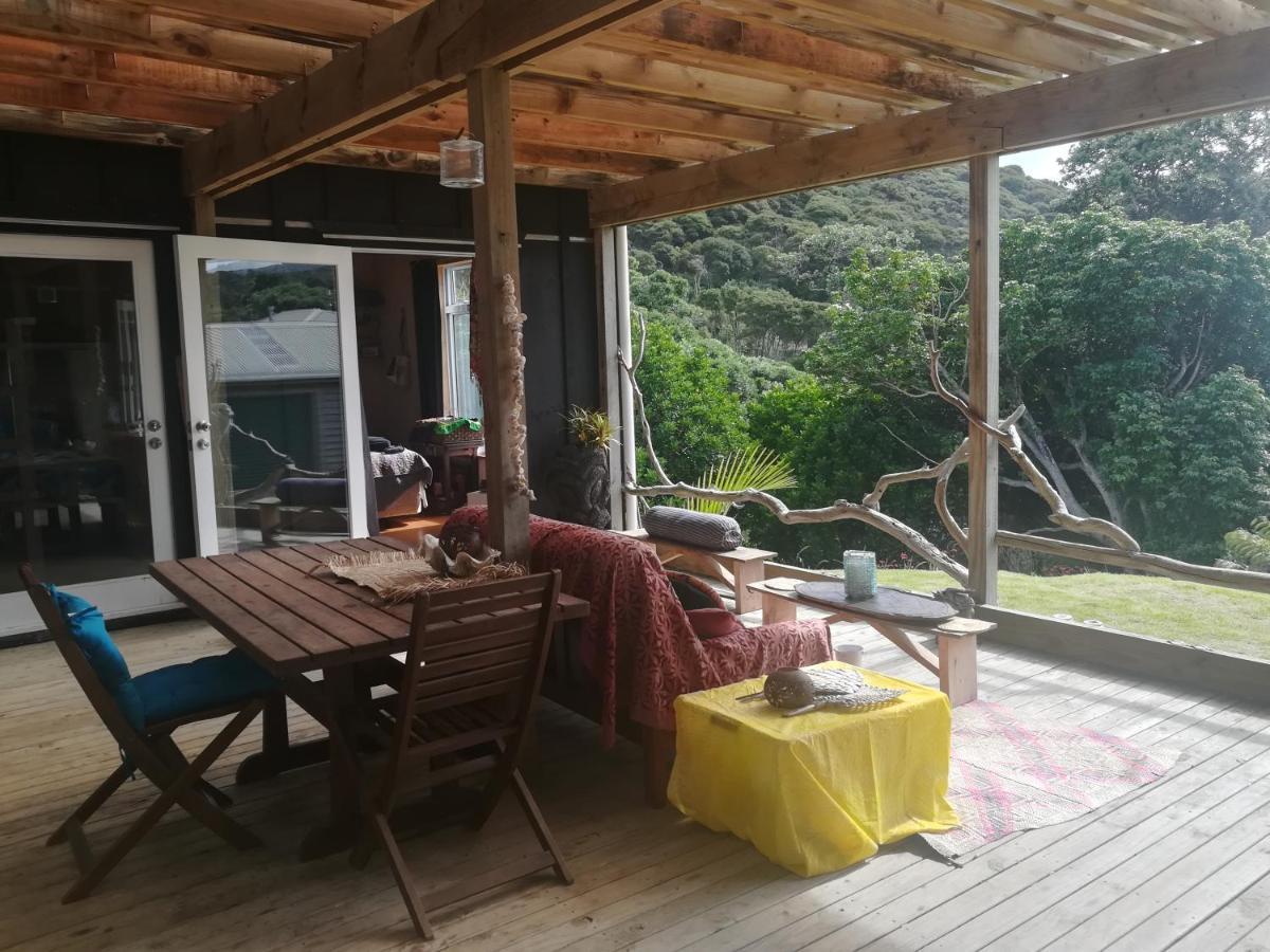 Mulberry Grove Retreat Bed and Breakfast Tryphena Exteriör bild